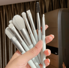 Morandi Color Matching Makeup Brush 8 Pcs Set Foundation Eye Shadow Blush Brush (Color: green)